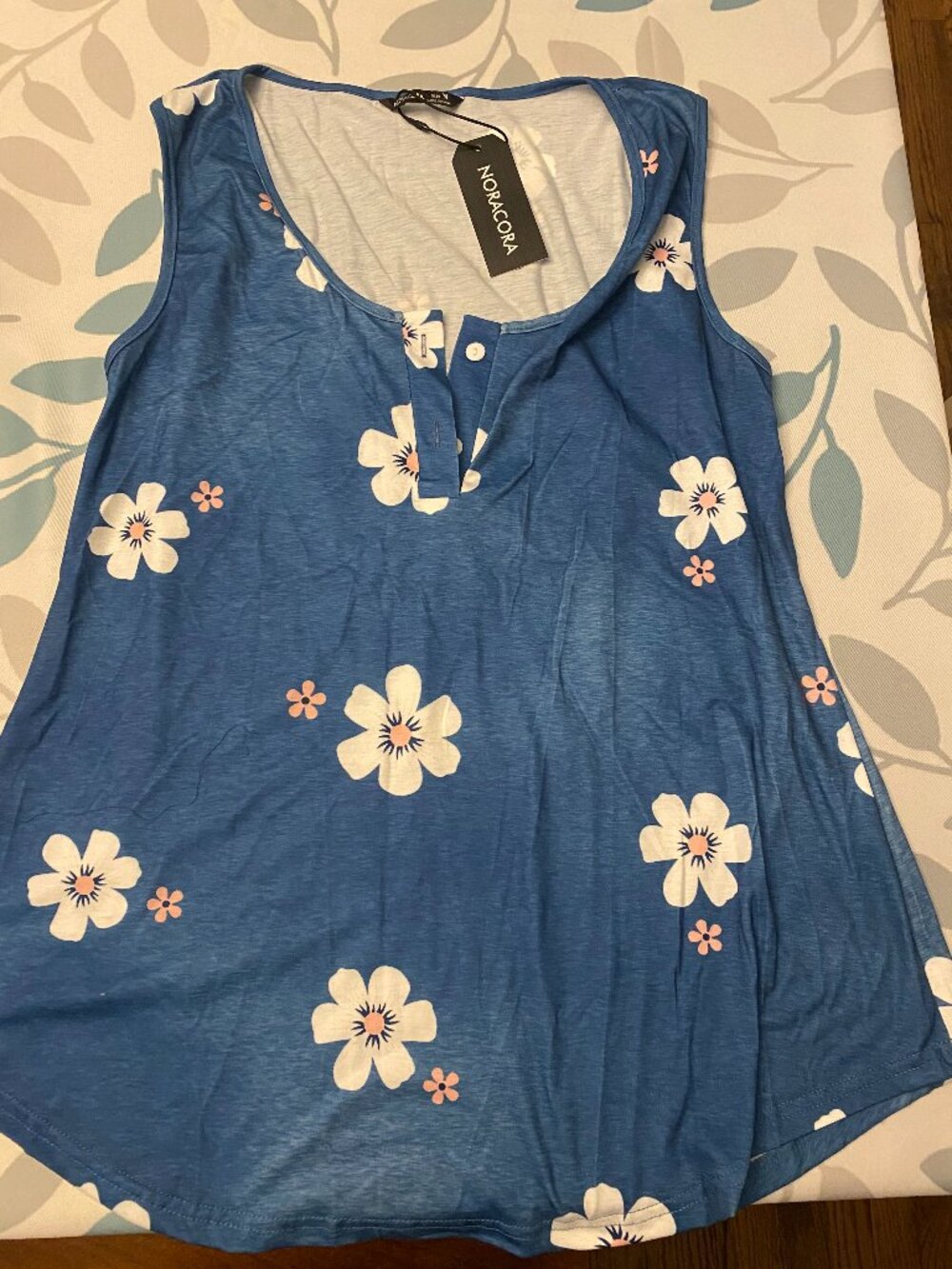 NEW - Noracora Women's Sleeveless Top - M